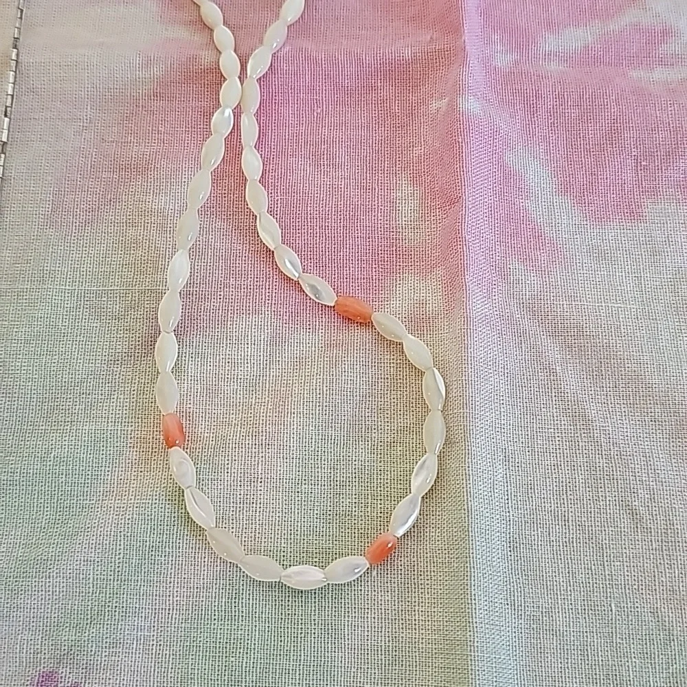 Two necklaces. - Picture 3 of 3